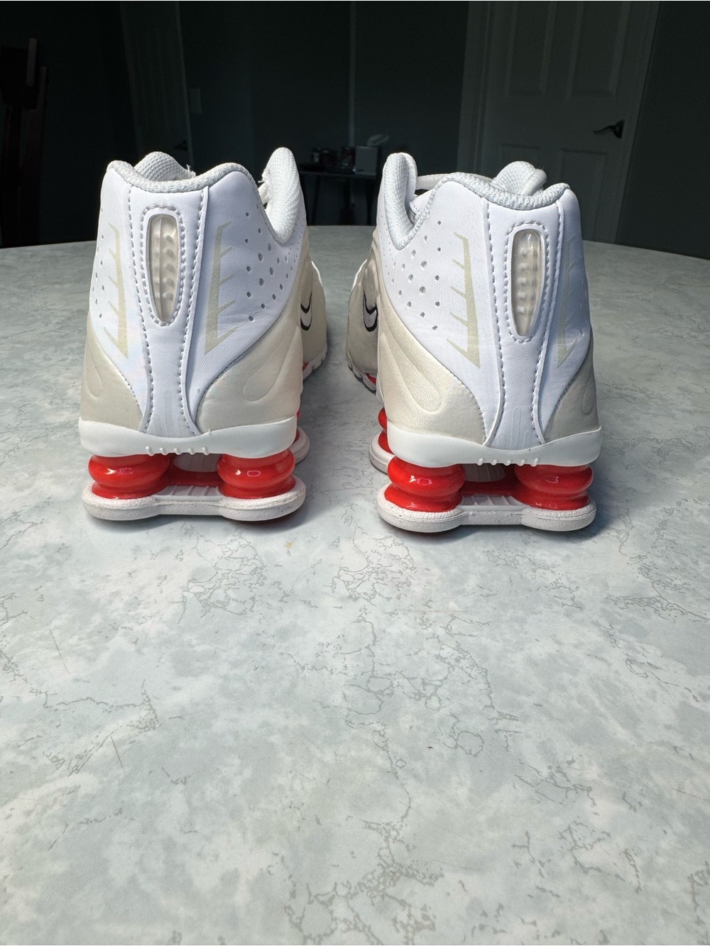 Nike Shox R4 White Phantom Picante Red - Picture 3 of 7